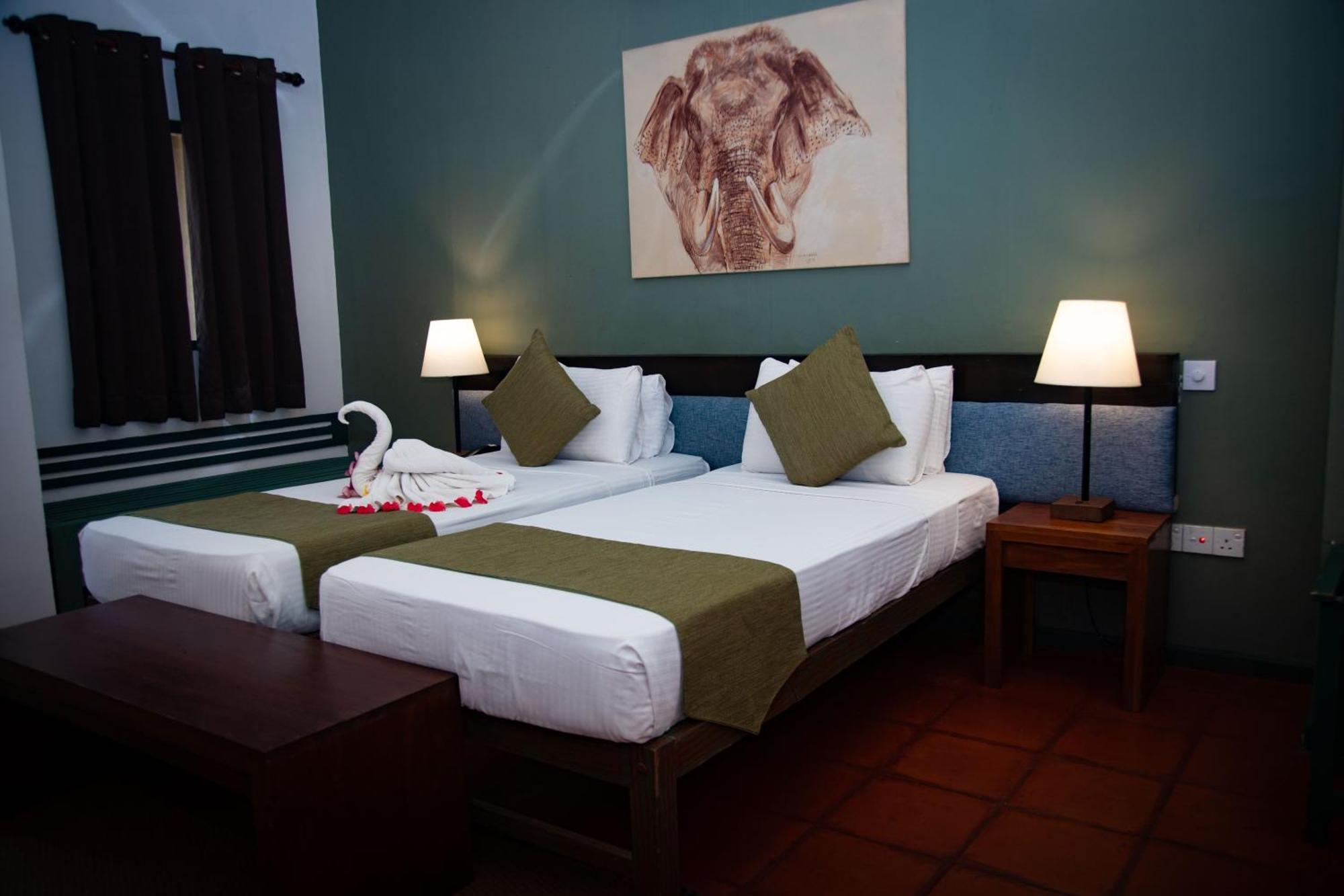 เอเลแฟ้นท์รีชโฮเต็ล–ยาล่า Hotel ยาลา ภายนอก รูปภาพ