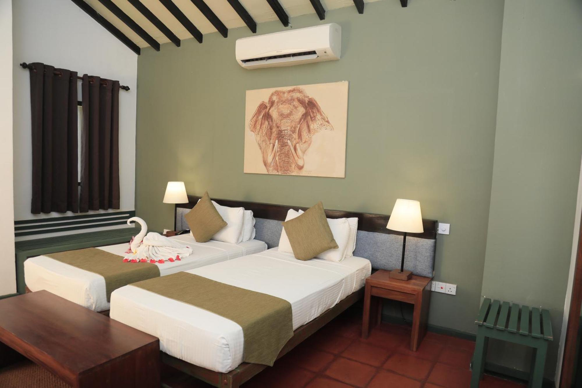 เอเลแฟ้นท์รีชโฮเต็ล–ยาล่า Hotel ยาลา ภายนอก รูปภาพ